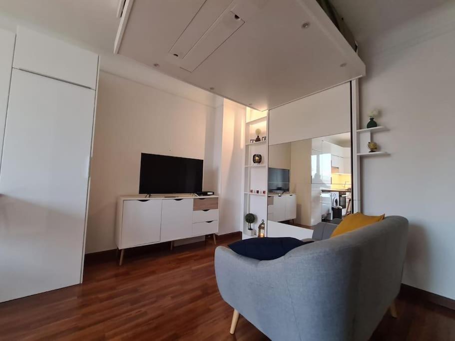 Studio A 2 Pas De La Gare Sartrouville Bagian luar foto