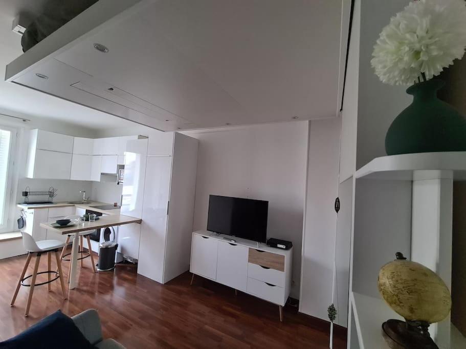 Studio A 2 Pas De La Gare Sartrouville Bagian luar foto