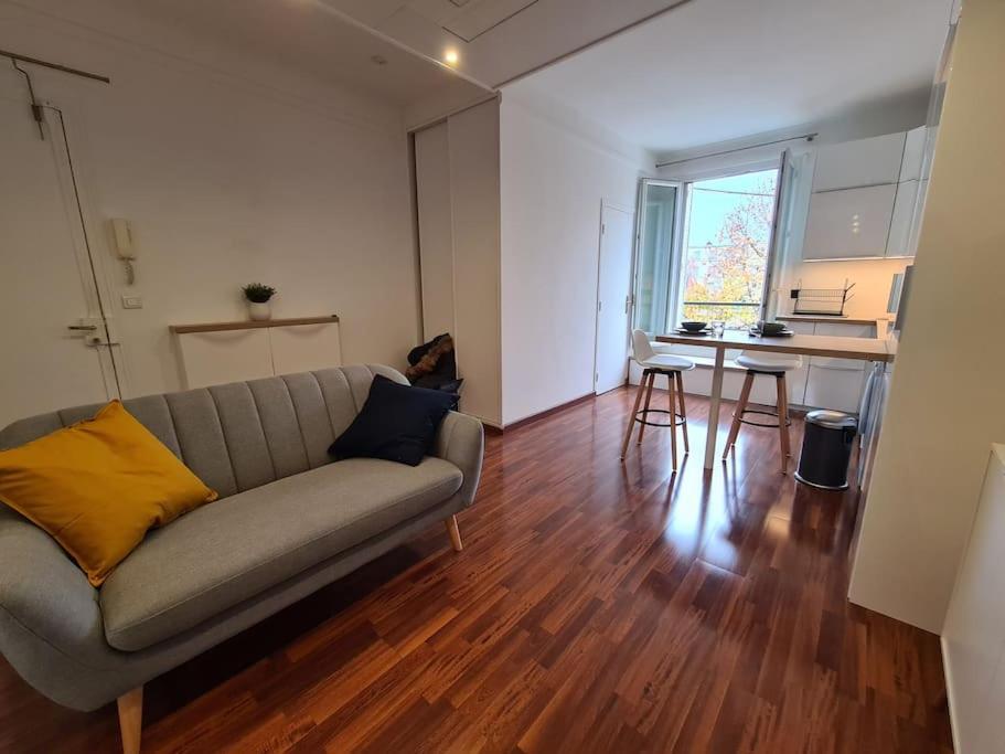 Studio A 2 Pas De La Gare Sartrouville Bagian luar foto